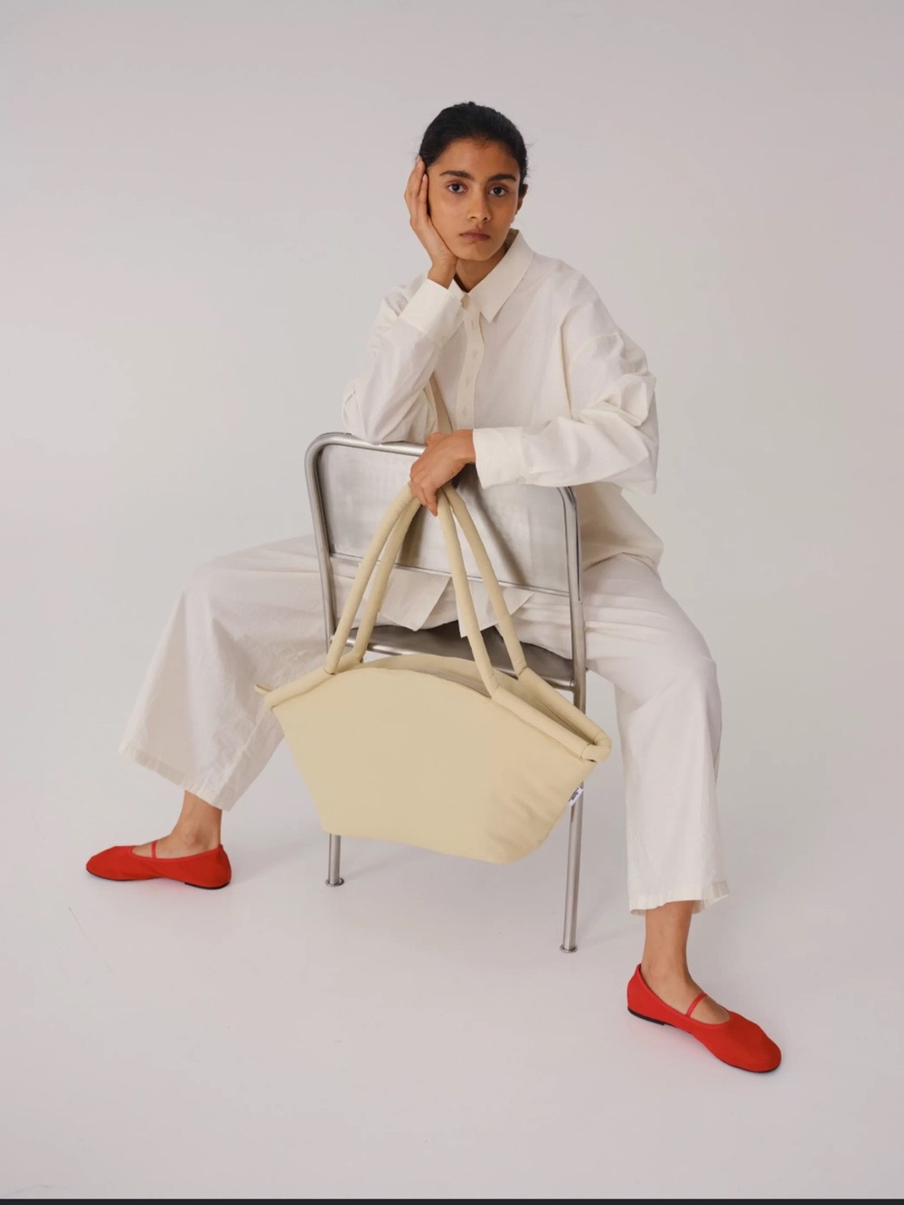 Olend nwot Cream Tote Bag with Padded Handles
